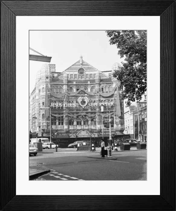 Framed Print : Exterior view of the Palace Theatre at Cambridge Circus in Londons West End Framed Print : Exterior view of the Palace Theatre at Cambridge Circus in Londons West End