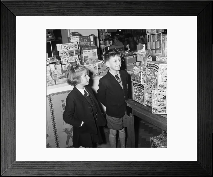 Framed Print : Mrs Sterry and her two children visit Mr Sterry, who works as an assistant crew cook Framed Print : Mrs Sterry and her two children visit Mr Sterry, who works as an assistant crew cook