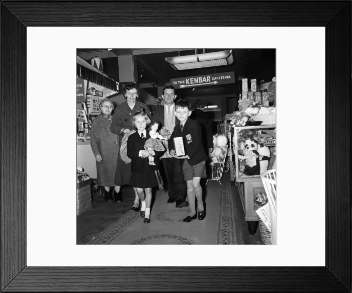 Framed Print : Mrs Sterry and her two children visit Mr Sterry, who works as an assistant crew cook Framed Print : Mrs Sterry and her two children visit Mr Sterry, who works as an assistant crew cook
