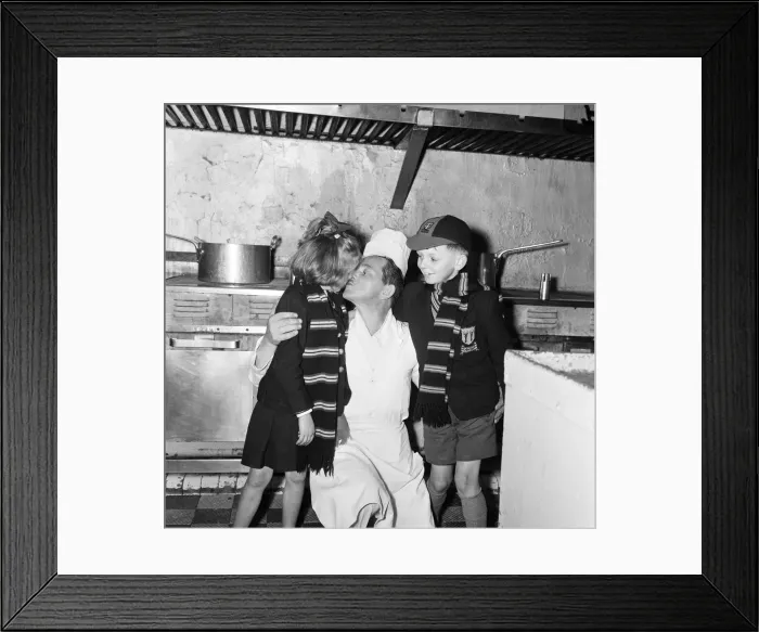 Framed Print : Mrs Sterry and her two children visit Mr Sterry, who works as an assistant crew cook
