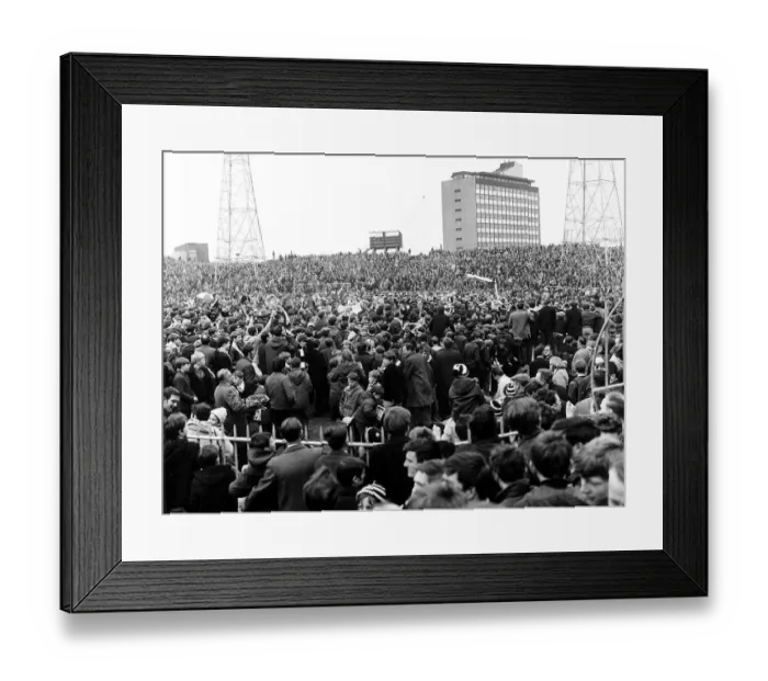 Framed Print : 1968 League Division One match. Newcastle United 3 v Manchester City 4 Framed Print : 1968 League Division One match. Newcastle United 3 v Manchester City 4