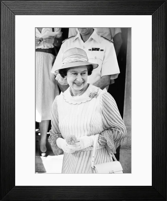Framed Print : The Queen - State visit to Bangledesh - 14th to 17th November 1983 Framed Print : The Queen - State visit to Bangledesh - 14th to 17th November 1983