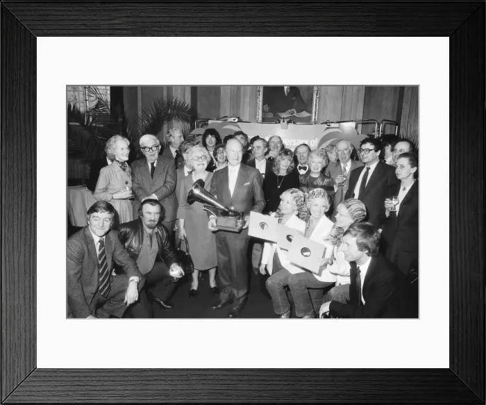Framed Print : Guest at the party for the 40th anniversary of Desert Island Discs seen here with Roy Framed Print : Guest at the party for the 40th anniversary of Desert Island Discs seen here with Roy