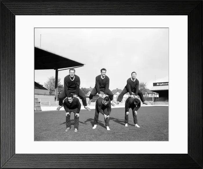 Framed Print : Middlesbrough Football Players, in team training session, 28th October 1959 Framed Print : Middlesbrough Football Players, in team training session, 28th October 1959