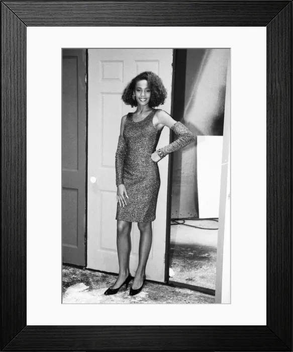 Framed Print : Whitney Houston pictured in London as she topped the British Charts on 10th December 1985 Framed Print : Whitney Houston pictured in London as she topped the British Charts on 10th December 1985