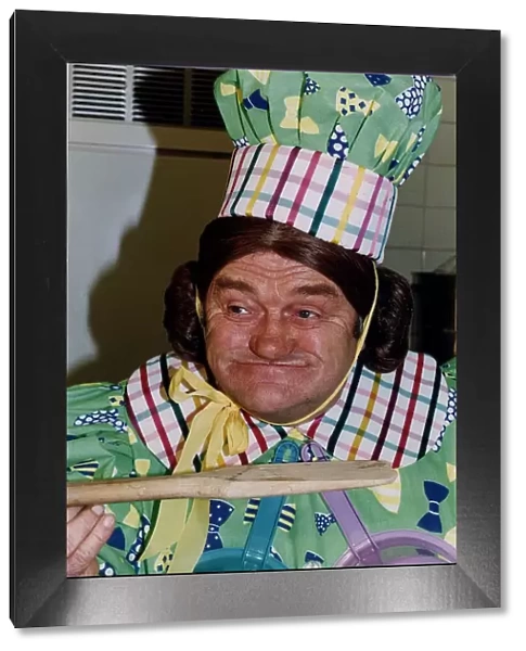 Les Dawson comedian starring in the pantomime Dick Whittington