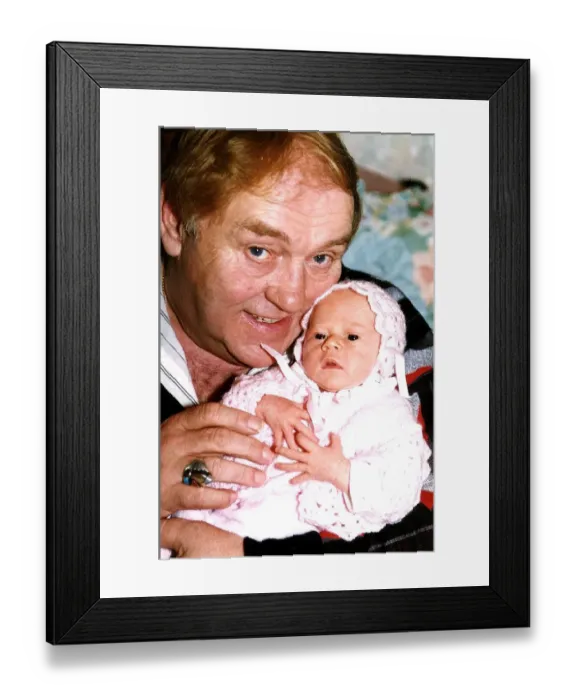 Framed Print : Les Dawson comedian with his daughter A©Mirrorpix Framed Print : Les Dawson comedian with his daughter A©Mirrorpix