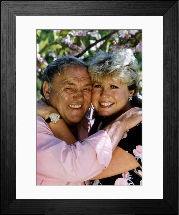 Framed Print : Les Dawson Comedian with wife A©Mirrorpix Framed Print : Les Dawson Comedian with wife A©Mirrorpix