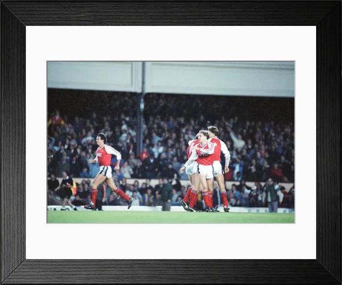Framed Print : Arsenal v Norwich City, League match at Highbury, Saturday 4th November 1989 Framed Print : Arsenal v Norwich City, League match at Highbury, Saturday 4th November 1989