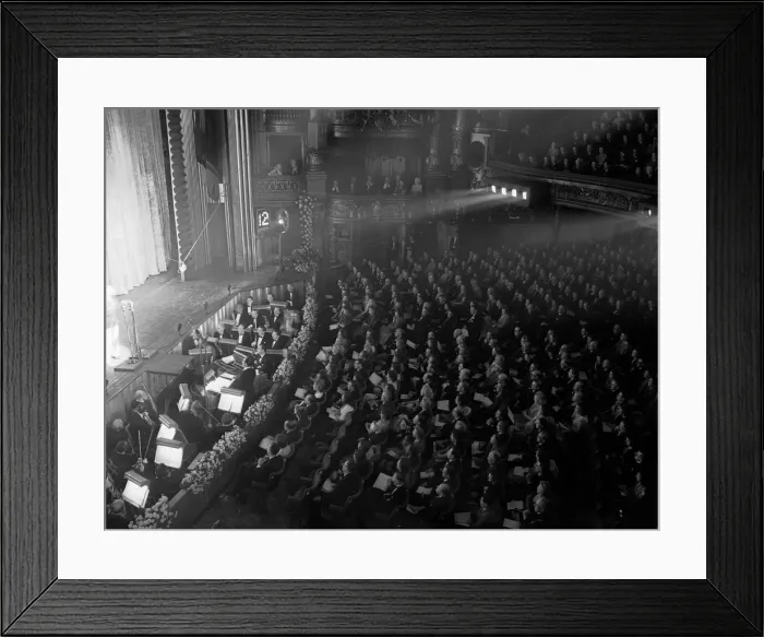 Framed Print : The Daily Herald Radio Show at the London Palladium. 2nd October 1949 Framed Print : The Daily Herald Radio Show at the London Palladium. 2nd October 1949