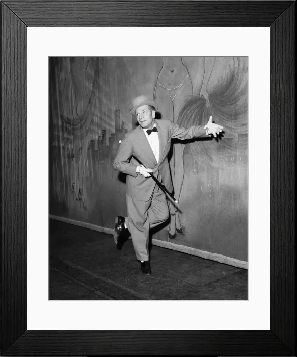Framed Print : Laurence Olivier pictured during rehearsals for the play