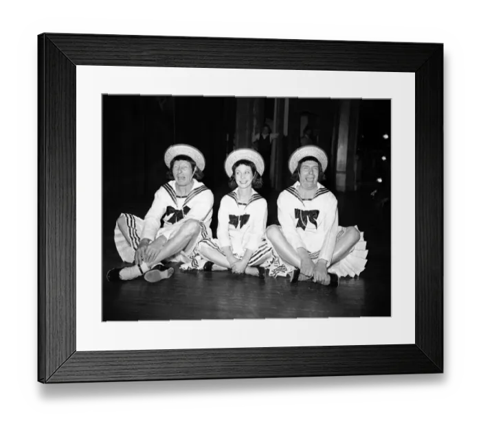 Framed Print : Sid Field tribute show. The Triplets act starring left to right: Danny Kaye