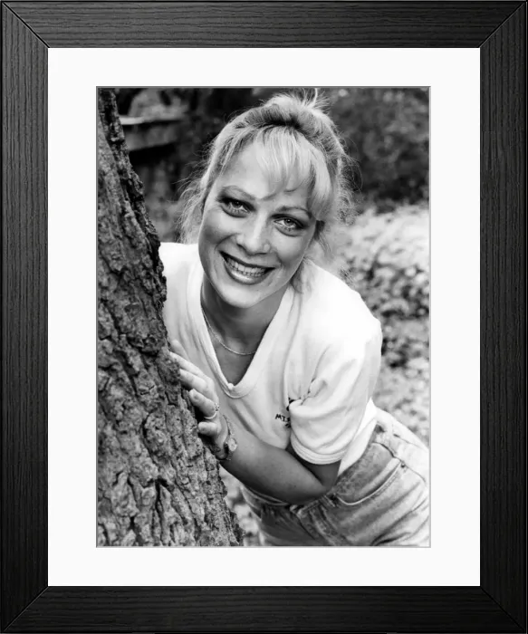 Framed Print : Denise Welch who is appearing at the Newcastle Theatre Royal in Framed Print : Denise Welch who is appearing at the Newcastle Theatre Royal in