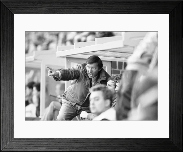Framed Print : Manchester United manager Alex Ferguson watches his side in action against Norwich City Framed Print : Manchester United manager Alex Ferguson watches his side in action against Norwich City