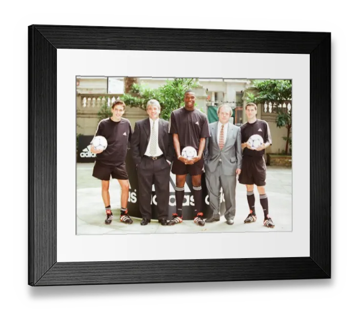 Framed Print : Photocall - Addidas - Kevin Keegan & Gordon Taylor of the PFA with young football players