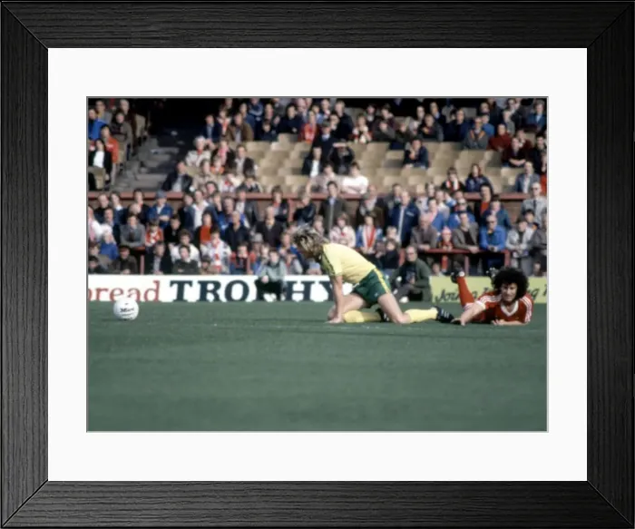 Framed Print : Middlesbrough v. Norwich. September 1980 Framed Print : Middlesbrough v. Norwich. September 1980