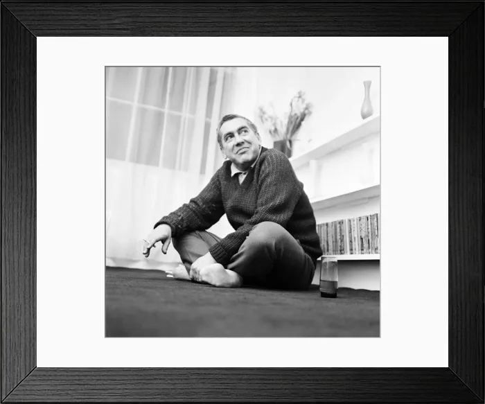 Framed Print : Tony Hanckcock pictureed here when he was met and interviewed by Donald Zec at 17 Dorset Framed Print : Tony Hanckcock pictureed here when he was met and interviewed by Donald Zec at 17 Dorset