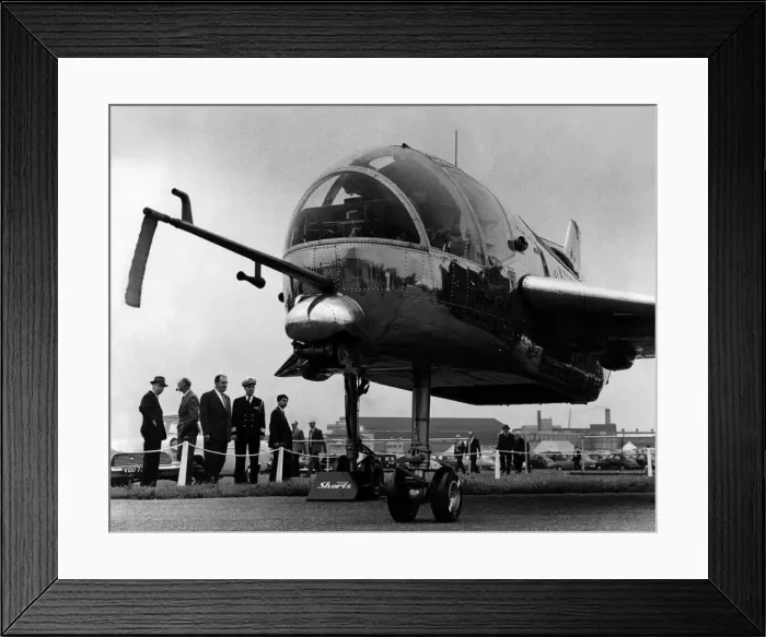 Framed Print : The Short SC1 vertical take off research jet aircraft, pictured at the Farnborough Framed Print : The Short SC1 vertical take off research jet aircraft, pictured at the Farnborough