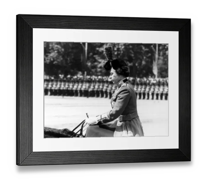Framed Print : The Queen observes a minutes silence - which she ordered - for the Falklands Task Framed Print : The Queen observes a minutes silence - which she ordered - for the Falklands Task