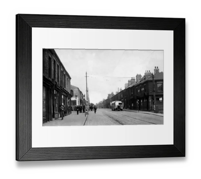 Framed Print : A general picture of the Scotswood area of Newcastle - A busy Scotswood Road 22 May 1945 Framed Print : A general picture of the Scotswood area of Newcastle - A busy Scotswood Road 22 May 1945