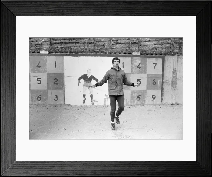Framed Print : Dino Zoff, goalkeeper for Juventus, pictured during team training session in Turin, Italy Framed Print : Dino Zoff, goalkeeper for Juventus, pictured during team training session in Turin, Italy