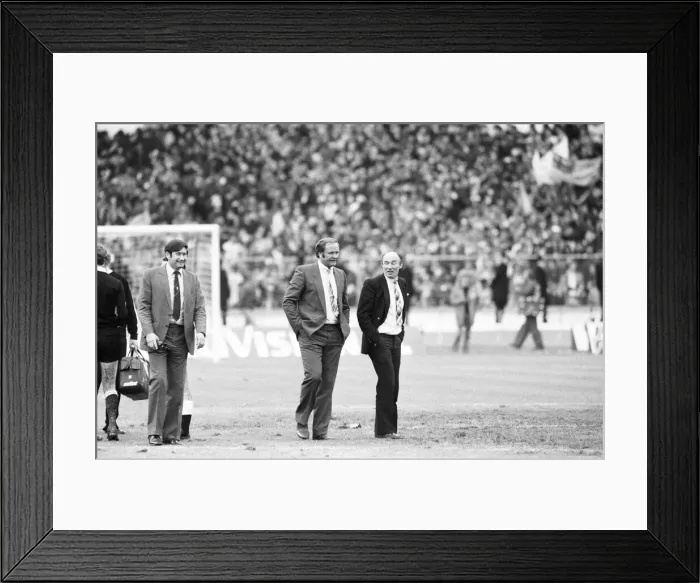 Framed Print : Brighton & Hove Albion v Manchester United FA Cup Final at Wembley Stadium