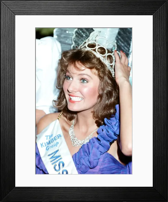 Framed Print : Kirsty Bertarelli, formerly Kirsty Roper, is pictured here after being crowned as Miss UK Framed Print : Kirsty Bertarelli, formerly Kirsty Roper, is pictured here after being crowned as Miss UK