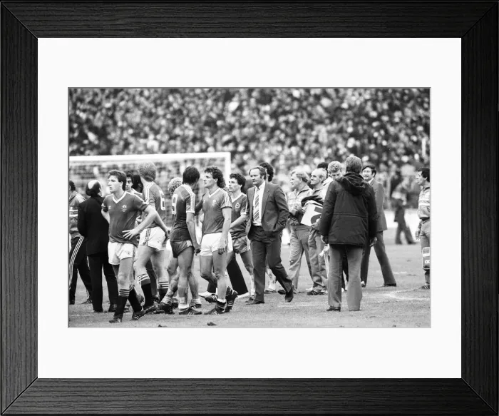 Framed Print : Brighton & Hove Albion v Manchester United FA Cup Final at Wembley Stadium