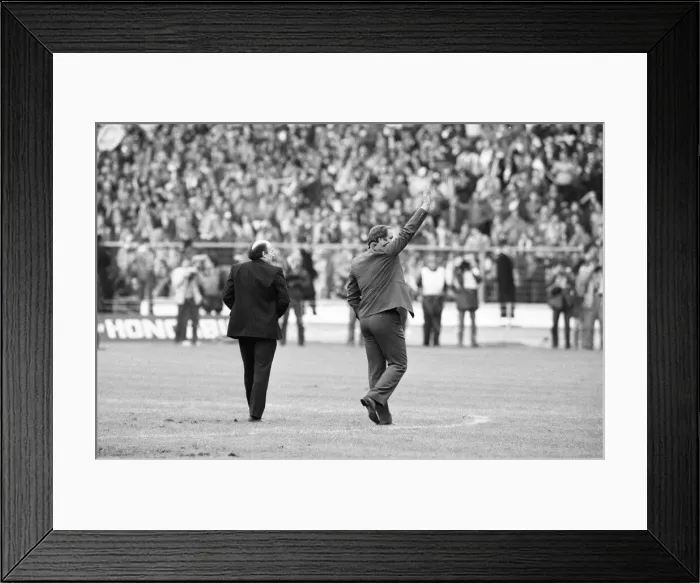 Framed Print : Brighton & Hove Albion v Manchester United FA Cup Final at Wembley Stadium Framed Print : Brighton & Hove Albion v Manchester United FA Cup Final at Wembley Stadium