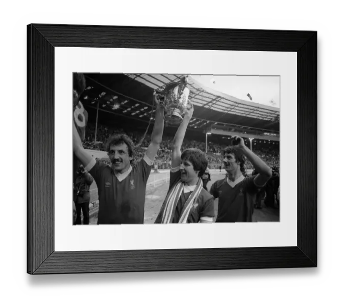 Framed Print : Liverpool footballers Alan Kennedy and Ronnie Whelan hold the League Cup trophy aloft