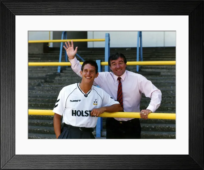 Framed Print : Tottenham Hotspur footballer Gary Lineker with his manager Terry Venables on the terraces