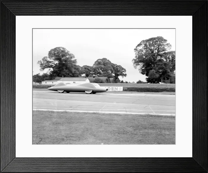 Framed Print : Donald Campbell takes Bluebird for a run at Goodwood in Sussex, 21st July 1960 Framed Print : Donald Campbell takes Bluebird for a run at Goodwood in Sussex, 21st July 1960