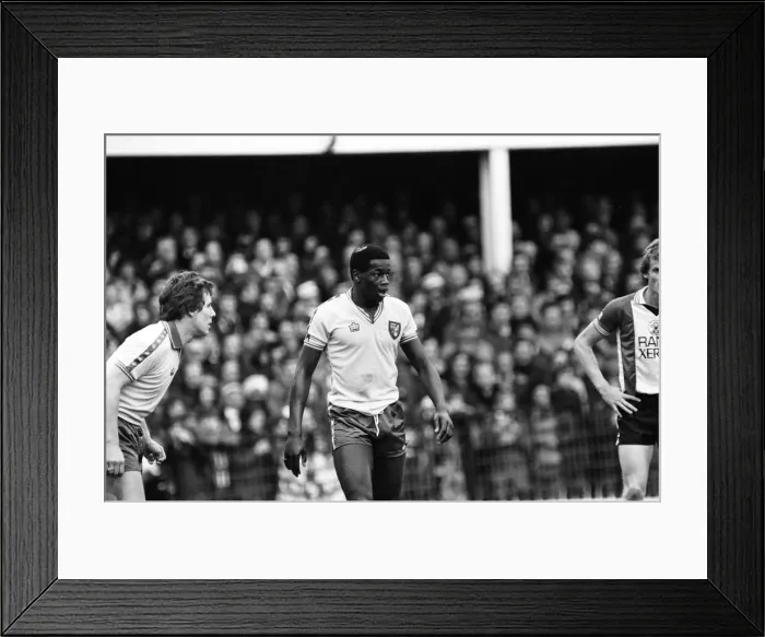 Framed Print : Southampton v Norwich City, league match at 7th February 1981 Framed Print : Southampton v Norwich City, league match at 7th February 1981