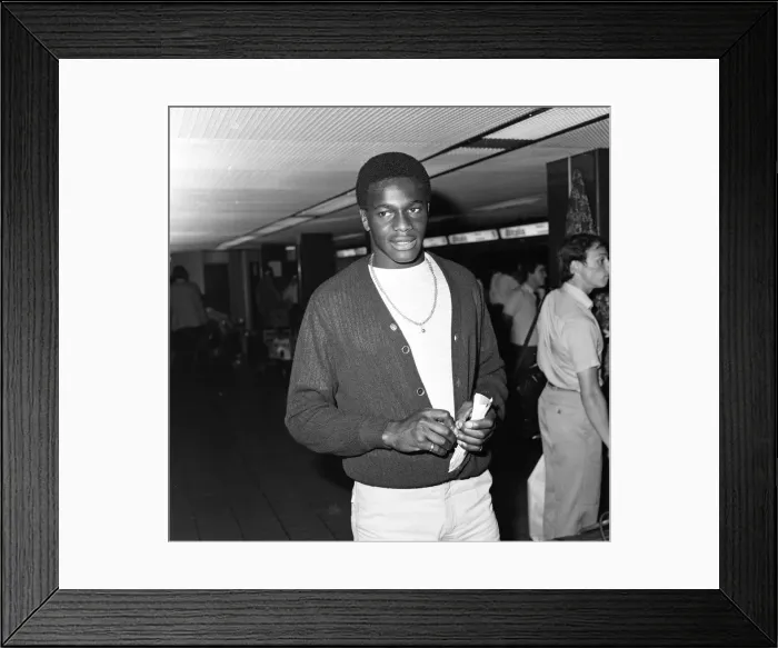 Framed Print : Nottingham Forest Football Team at London Heathrow Airport, 19th August 1981