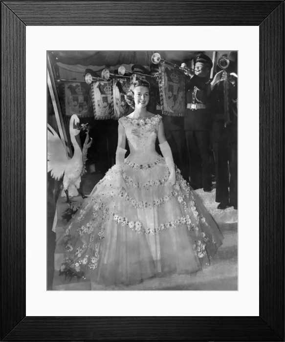 Framed Print : Clothing Fashion 1957: Daily Mirror Debutantes ball at the Mayfair Hotel on Friday 31st