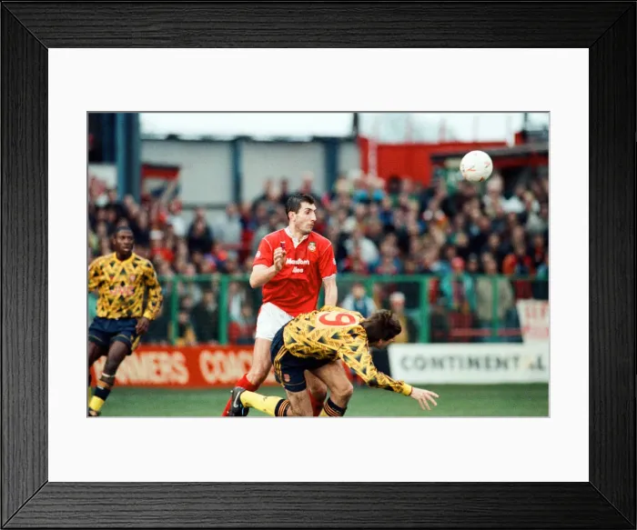Framed Print : Wrexham v Arsenal, FA Cup match at the Racecourse Ground in Wrexham, 4th January 1992