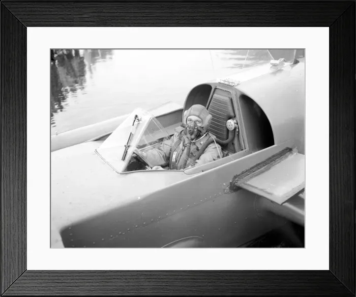 Framed Print : Donald Campbell breaks the Water Speed Record in Bluebird K7 on Ullswater, 23rd July 1955 Framed Print : Donald Campbell breaks the Water Speed Record in Bluebird K7 on Ullswater, 23rd July 1955