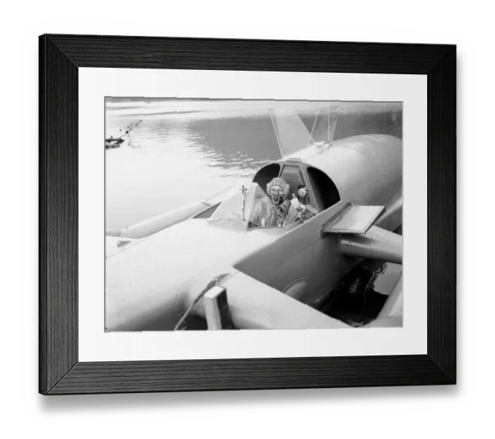 Framed Print : Donald Campbell breaks the Water Speed Record in Bluebird K7 on Ullswater, 23rd July 1955 Framed Print : Donald Campbell breaks the Water Speed Record in Bluebird K7 on Ullswater, 23rd July 1955