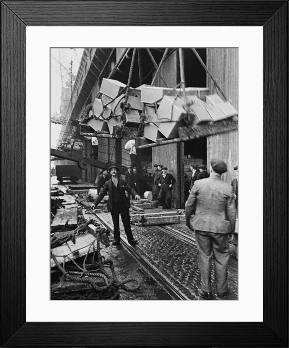 Framed Print : Unloading goods at Liverpool Docks, 5 December 1938 Framed Print : Unloading goods at Liverpool Docks, 5 December 1938