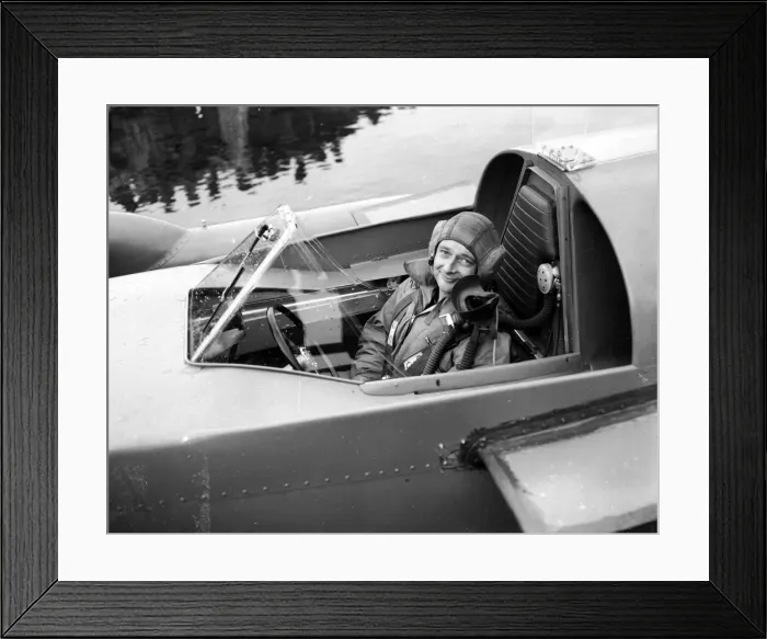 Framed Print : Donald Campbell breaks the Water Speed Record in Bluebird K7 on Ullswater, 23rd July 1955 Framed Print : Donald Campbell breaks the Water Speed Record in Bluebird K7 on Ullswater, 23rd July 1955