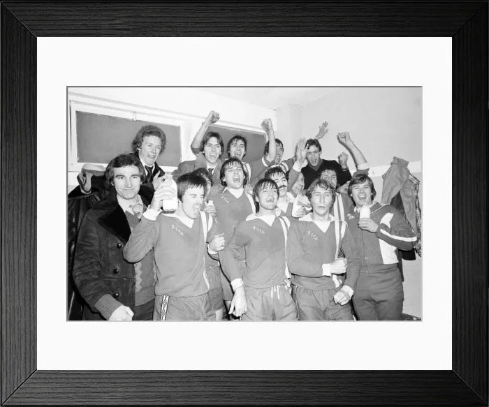Framed Print : Harlow Town v Leicester City, FA Cup match at Barrows Farm in Harlow, Essex Framed Print : Harlow Town v Leicester City, FA Cup match at Barrows Farm in Harlow, Essex