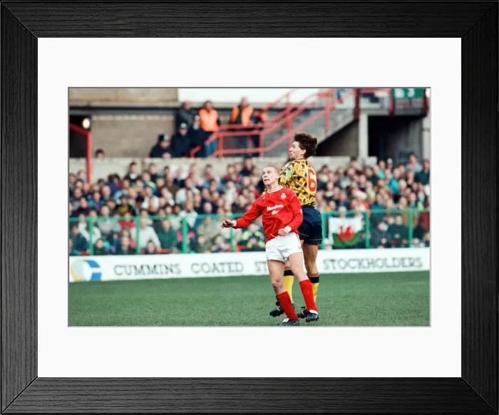 Framed Print : Wrexham v Arsenal, FA Cup match at the Racecourse Ground in Wrexham, 4th January 1992