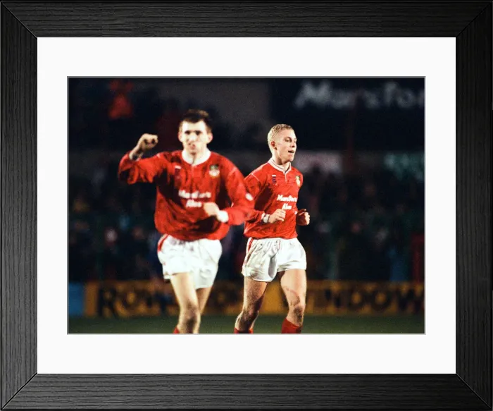 Framed Print : Wrexham v Arsenal, FA Cup match at the Racecourse Ground in Wrexham, 4th January 1992 Framed Print : Wrexham v Arsenal, FA Cup match at the Racecourse Ground in Wrexham, 4th January 1992