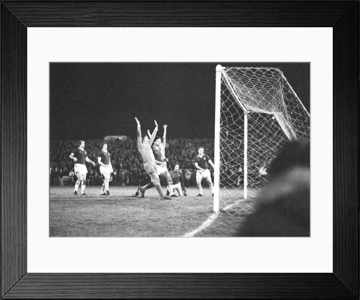 Framed Print : Harlow Town v Leicester City, FA Cup match at Barrows Farm in Harlow, Essex Framed Print : Harlow Town v Leicester City, FA Cup match at Barrows Farm in Harlow, Essex