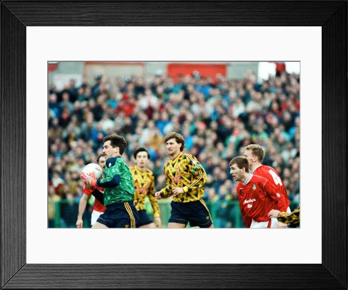 Framed Print : Wrexham v Arsenal, FA Cup match at the Racecourse Ground in Wrexham, 4th January 1992