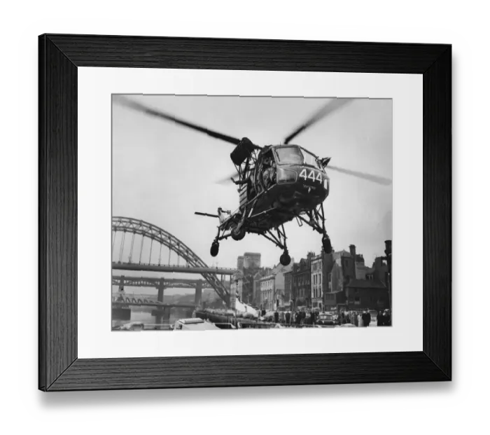 Framed Print : A Royal Navy Westland Wasp anti-submarine helicopter takes off from the frigate