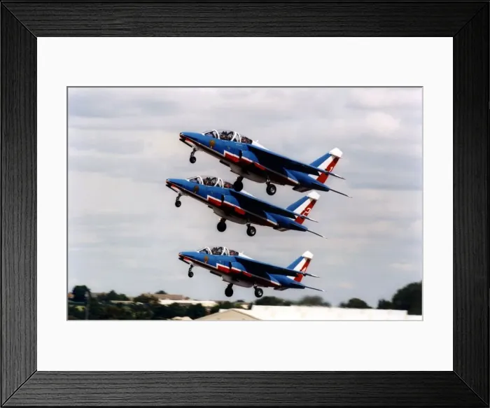 Framed Print : The Patrouille de France aerobatic display team flying their Dassault / Dornier Alpha Jet Framed Print : The Patrouille de France aerobatic display team flying their Dassault / Dornier Alpha Jet