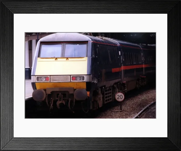 Framed Print : The GNER 225 Inter-City advanced passenger train at Newcastle Central Station on 1st July Framed Print : The GNER 225 Inter-City advanced passenger train at Newcastle Central Station on 1st July