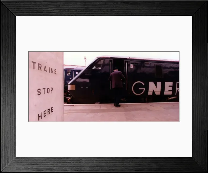 Framed Print : The GNER 225 Inter-City advanced passenger train at Newcastle Central Station on 1st July Framed Print : The GNER 225 Inter-City advanced passenger train at Newcastle Central Station on 1st July