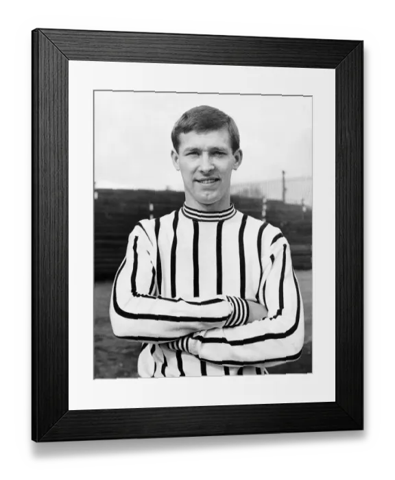 Framed Print : Dunfermline footballer Alex Ferguson poses for a picture before a training session Framed Print : Dunfermline footballer Alex Ferguson poses for a picture before a training session